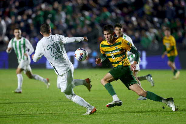 上千人次的 上千人次的